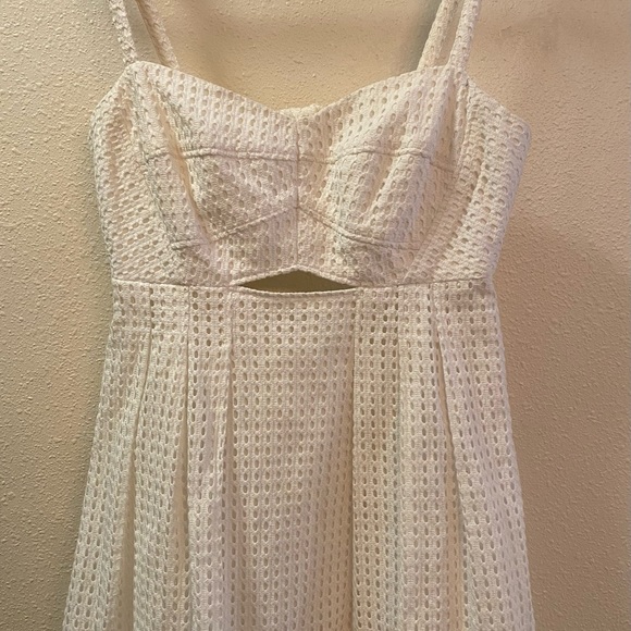 Club Monaco Tamarah white eyelet dress - Sz4 - Picture 5 of 8